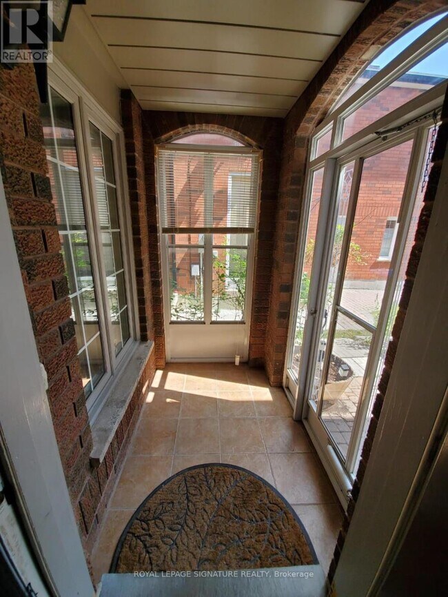 Building Photo - 5486 Antrex Crescent