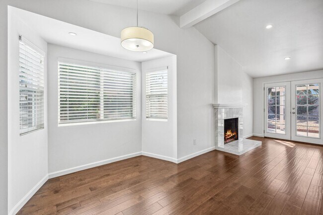 Building Photo - 9501 Ronda Ave