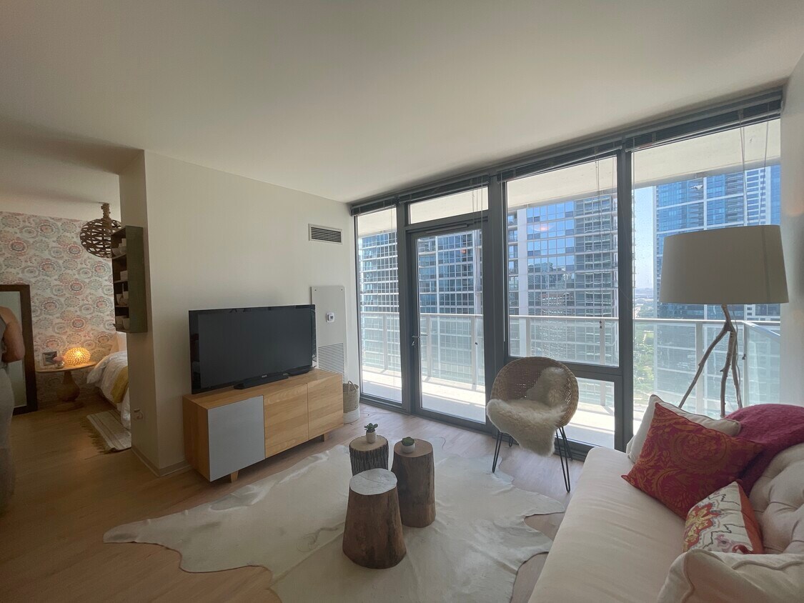 Foto principal - 323 E Wacker Dr