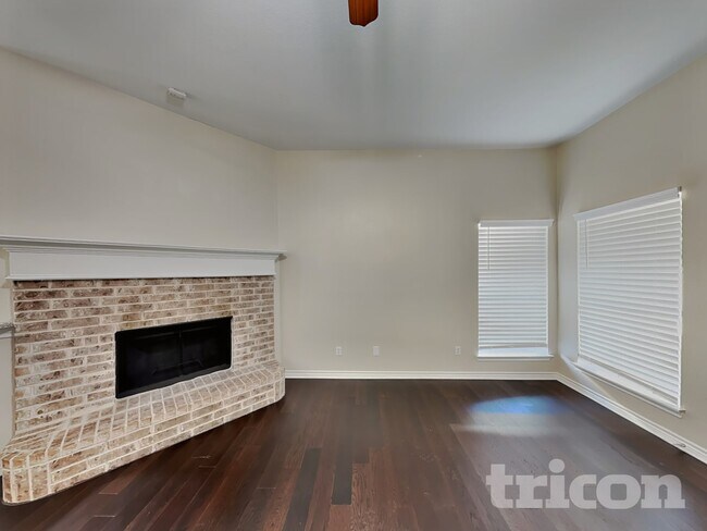 Foto del edificio - 214 Bob White Dr