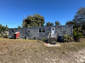 Building Photo - 7849 Suncoast Dr