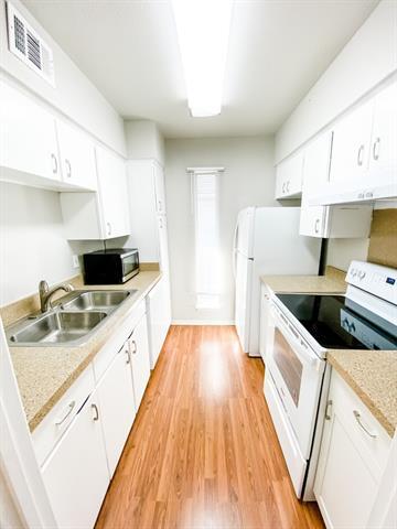 Foto del edificio - 12888 Montfort Dr