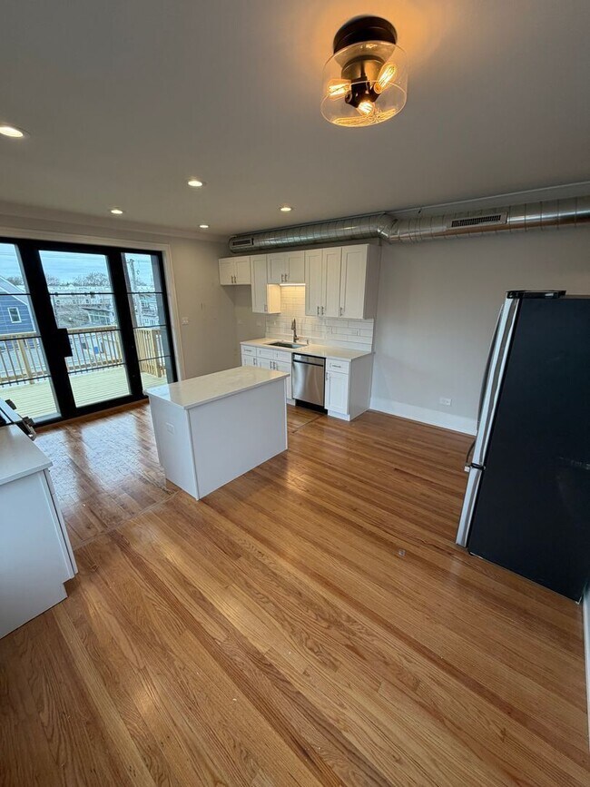 Foto del edificio - 4885 N Hermitage Ave