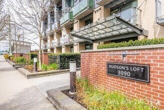 Building Photo - 3090 Gladwin Rd