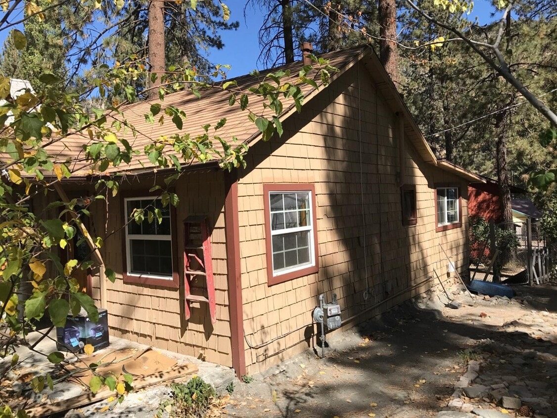 1440 Betty St, Wrightwood, CA 92397 House Rental in Wrightwood, CA