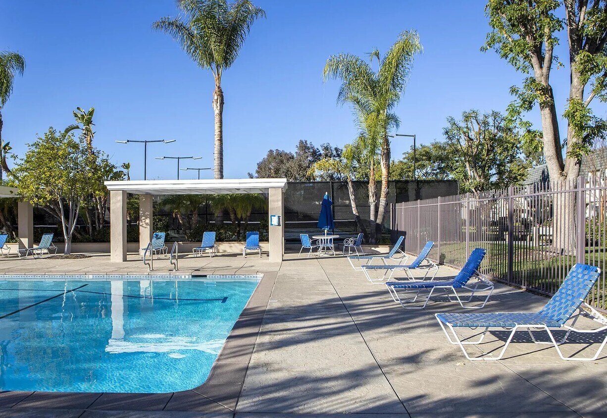 Foto principal - 6501 Vanalden Ave