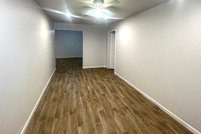 Foto del edificio - 5224 Kelso St