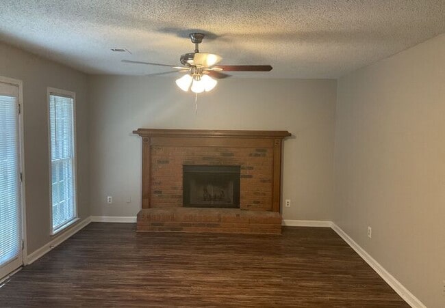 Building Photo - Curries Crossing Subdivision