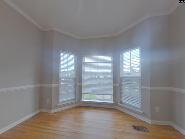 Foto del edificio - 621 Staffwood Dr