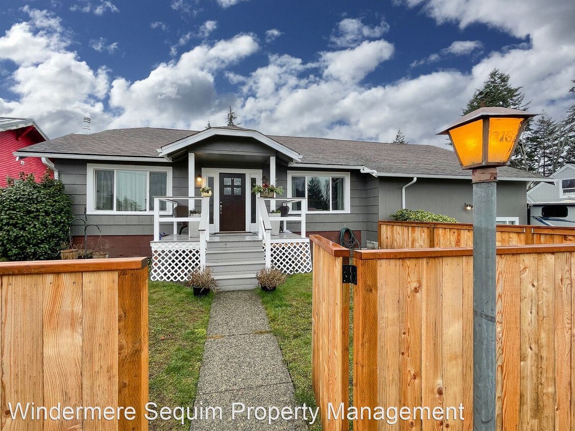 Primary Photo - 3 br, 2 bath House - 316 W. 14th Street