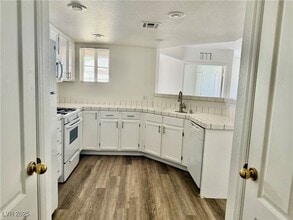 Building Photo - 7400 W Flamingo Rd