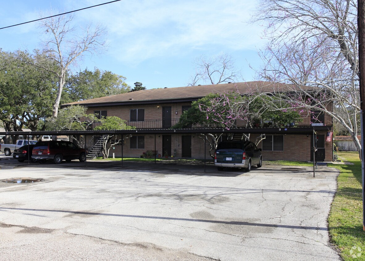 Building Photo - 201 S Kansas Ave