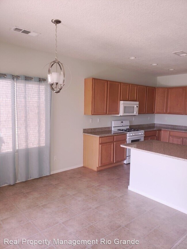 Building Photo - 4 br, 2 bath House - 3841 Prado Alto Ave NE