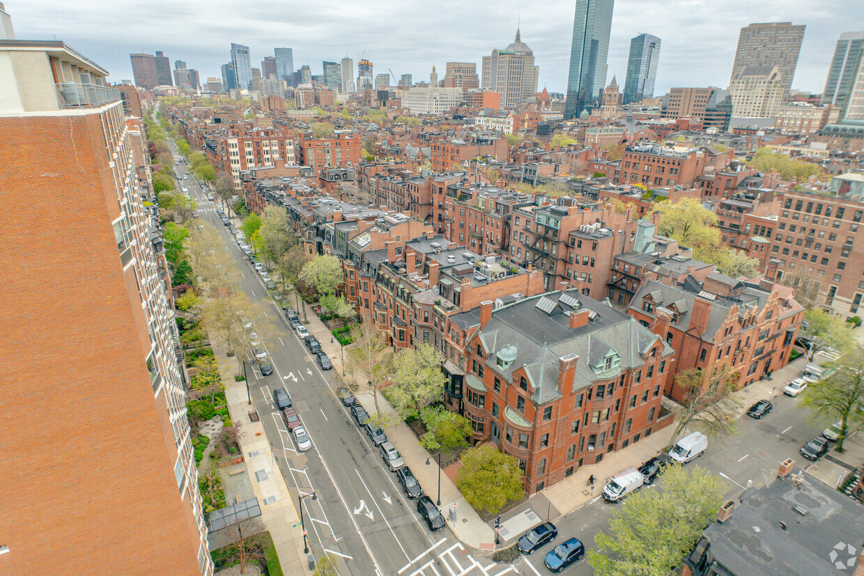 Neighborhood Context - 341 Beacon St