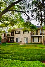 Building Photo - 7900 Westheimer Rd