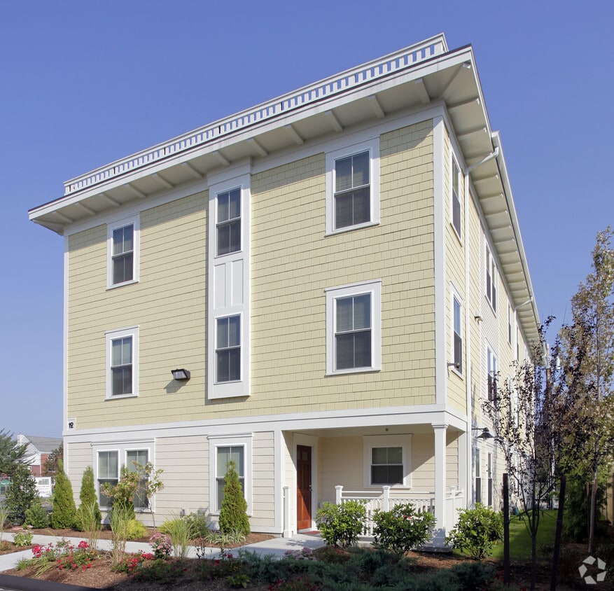 Building Photo - 12 Bridgham St