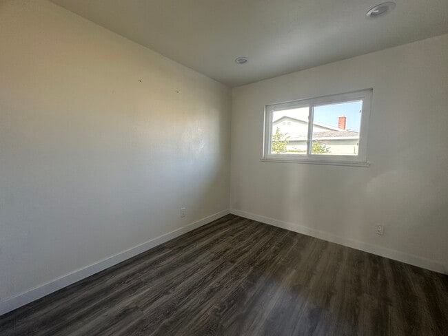 Building Photo - 9301 Orchid Dr