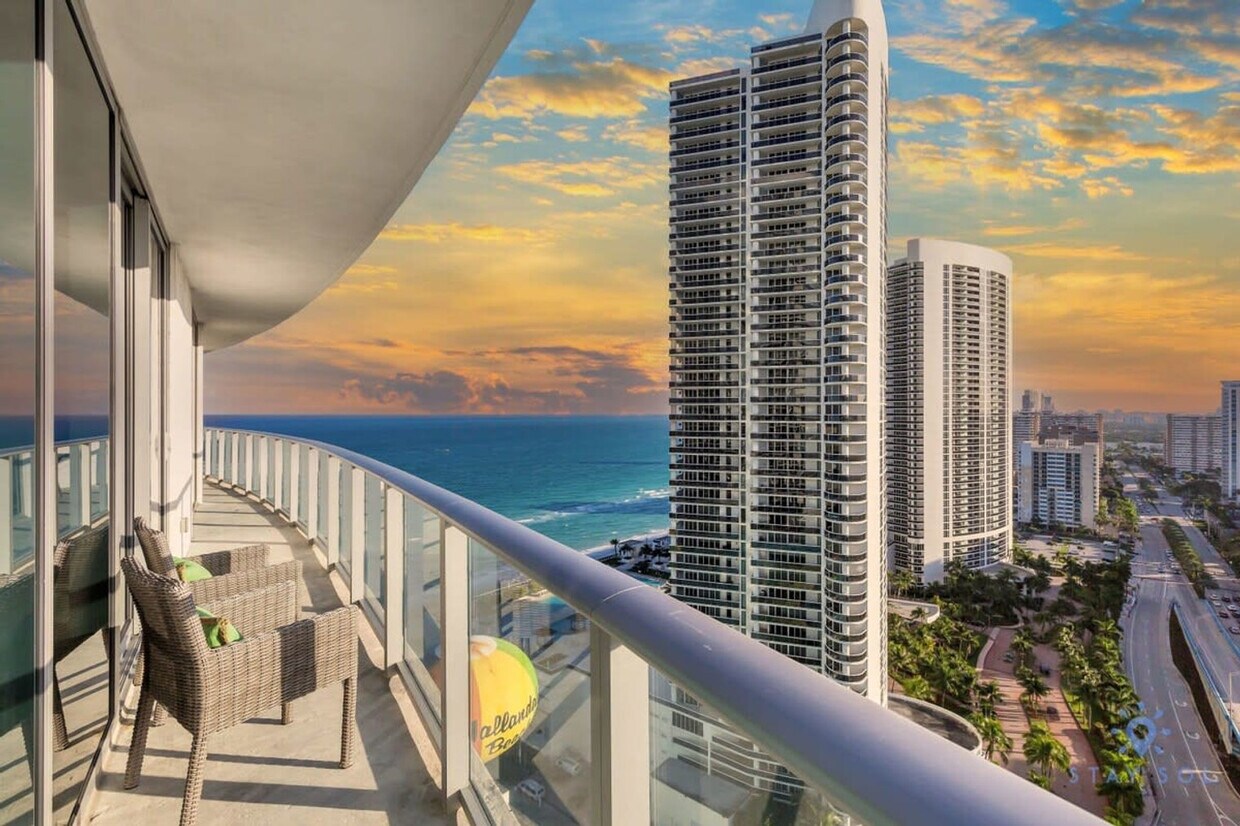 Primary Photo - 4111 S Ocean Dr