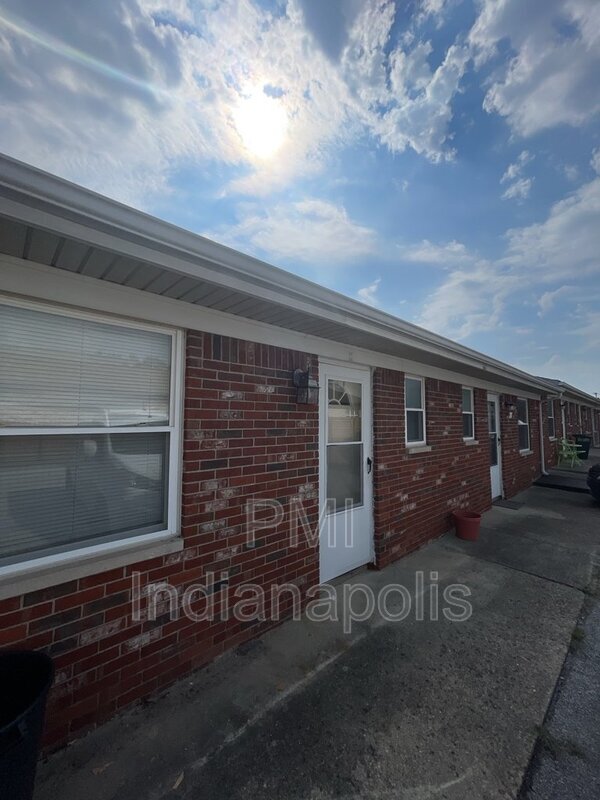 Foto del edificio - 122 W William Dr