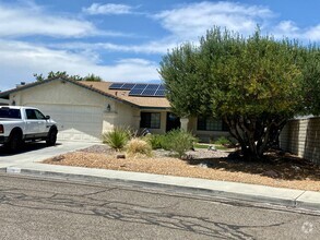 Building Photo - 1116 W Tamarisk Ave