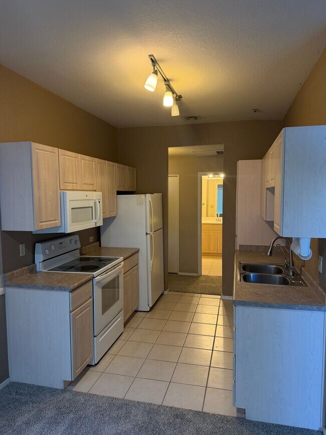 Building Photo - 2bd 2 ba Upstairs condo in Scottsdale