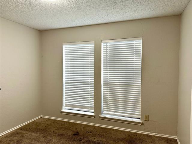 Building Photo - 938 Sanders Dr