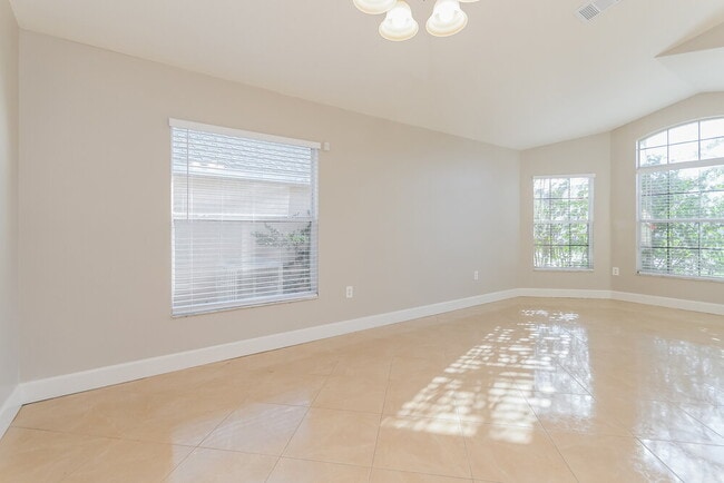 Building Photo - 3049 Rob Way