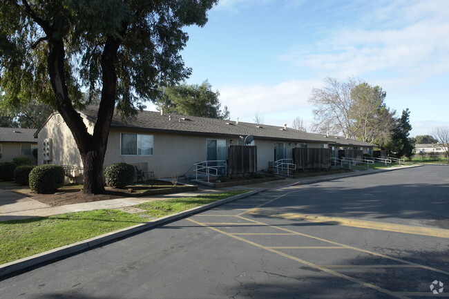 Building Photo - Madera Gardens