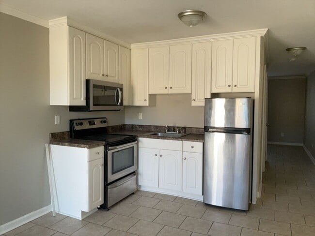 Building Photo - 414 Hermitage Dr
