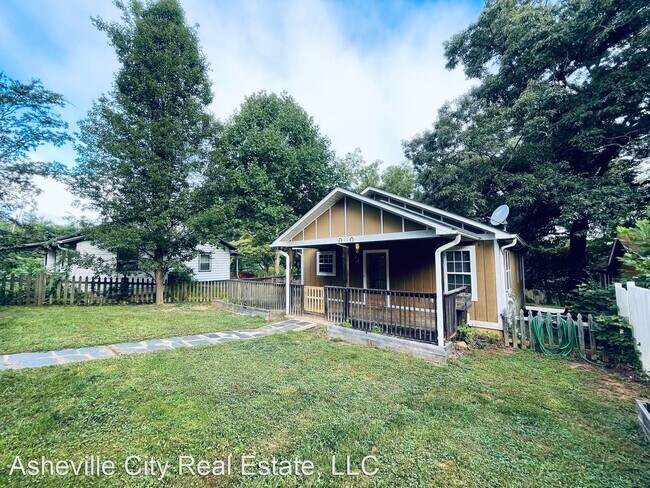 Building Photo - 3 br, 2 bath House - 17 Maple Lane