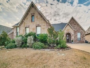 Building Photo - 2221 Hyer Dr
