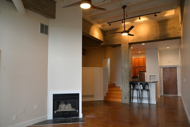 Foto del edificio - Real Silk Lofts