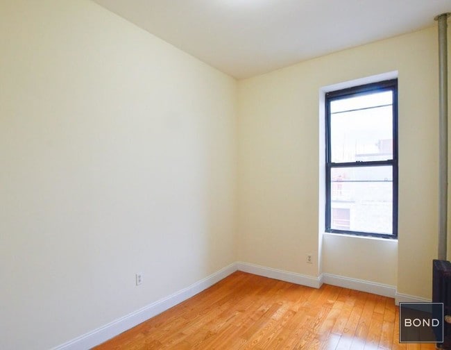 Building Photo - 3 bedroom in NEW YORK TN 10027