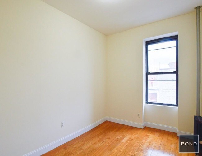 Foto del edificio - 3 bedroom in NEW YORK TN 10027