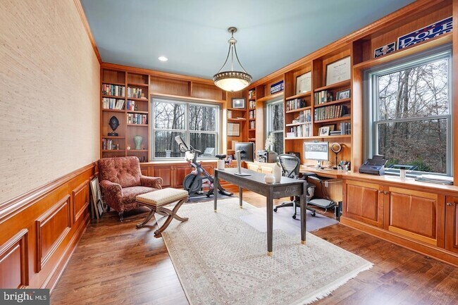 Foto del edificio - 492 River Bend Rd