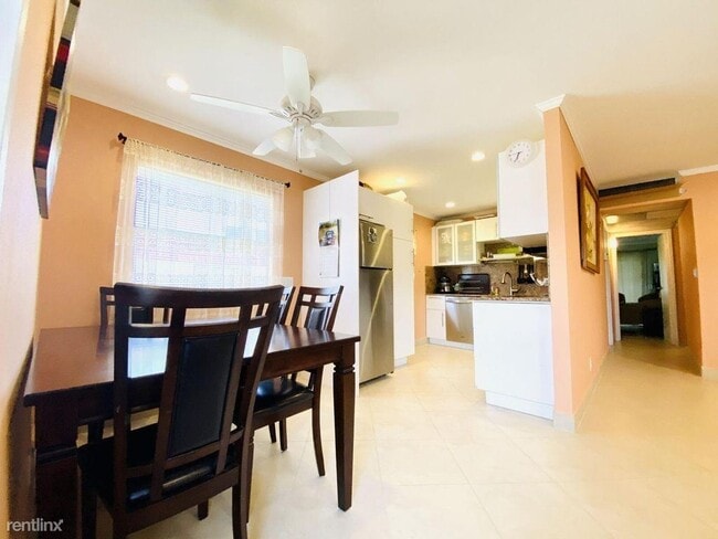 Foto del edificio - 2 br, 2 bath House - 249 Seville K # 249