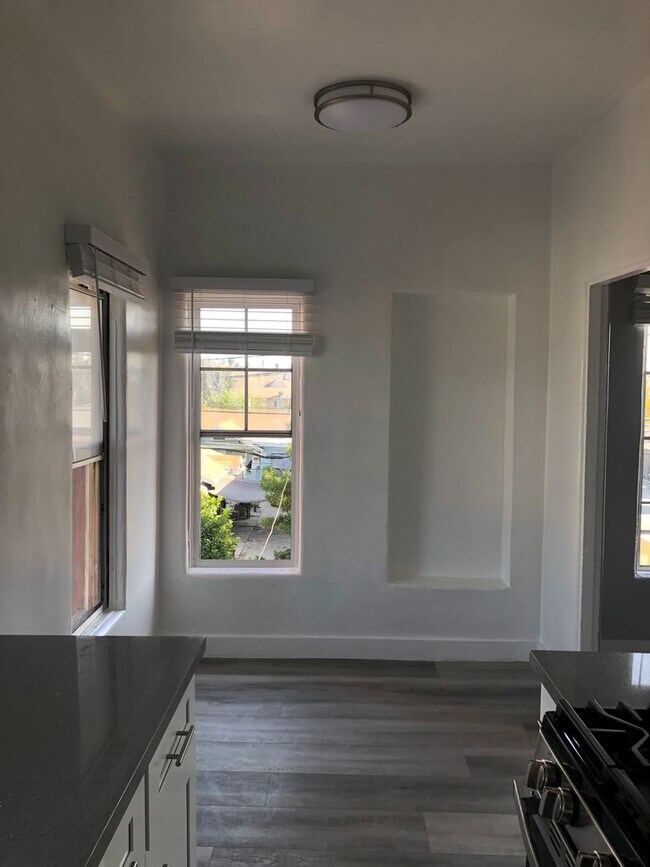 Foto del interior - Welcome to 1443 Bonnie Brae Apartments – Classic Style Meets Modern Convenience!