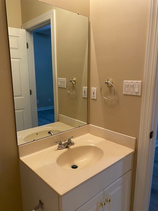 13933 Queens Harbor Rd, Charlotte, NC 28278 Townhome Rentals in