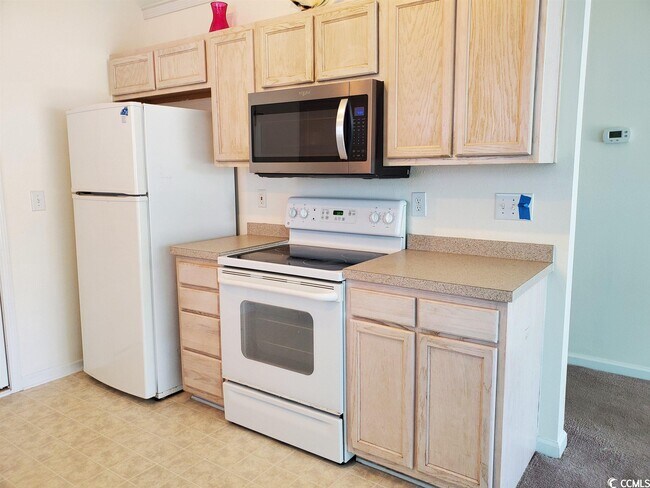 Building Photo - 907 Silvercrest Dr