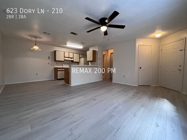 Foto del edificio - 623 Dory Ln