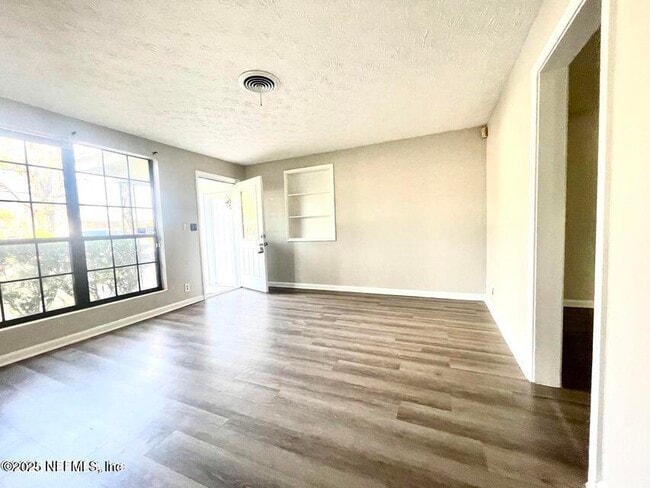 Foto del edificio - 6422 Solandra Dr