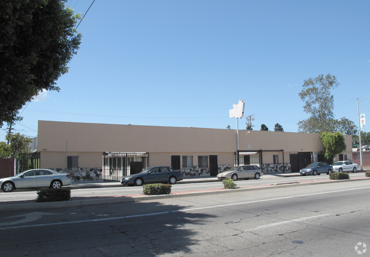 Building - 2104 E Compton Blvd