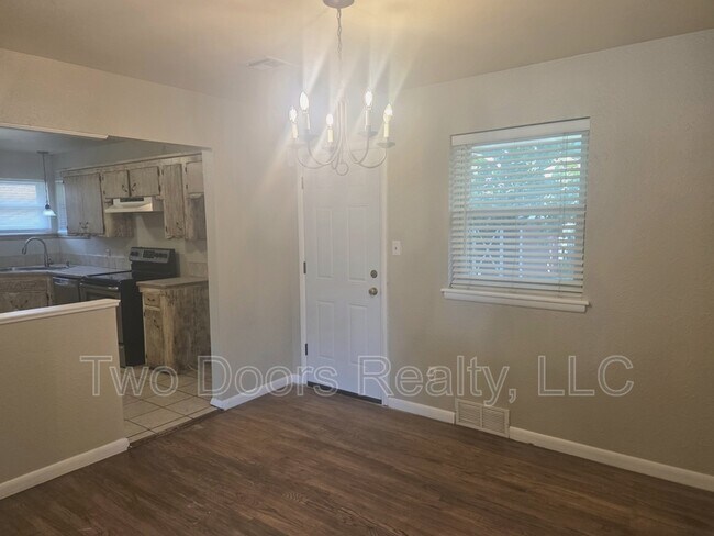 Foto del edificio - 705 E Carroll Ln