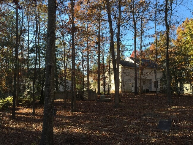 Foto del edificio - 5633 Lake Sharon Dr