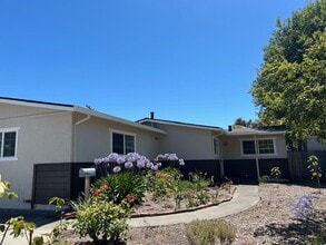 Building Photo - 301 Arlen Dr