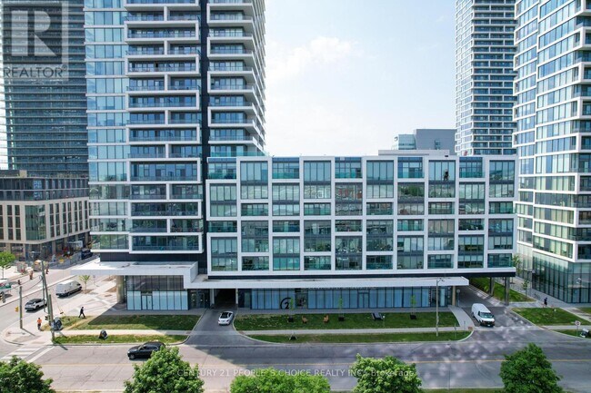 Photo du bâtiment - 950-950 Portage Pkwy