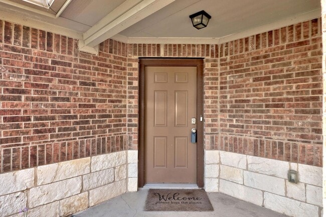 Building Photo - 10905 Ukaoma Wy