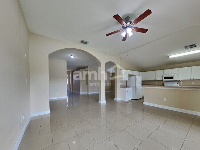 Foto del edificio - 29425 Crossland Dr