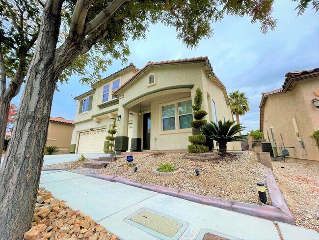 Building Photo - In the heart of Centennial Hills. 4BA, 3BR & 3-car garage