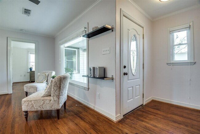 Building Photo - 4630 Kelton Dr